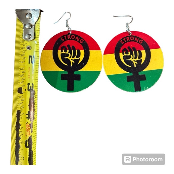 Africa Rasta black fist wood Dangle Earrings - Picture 1 of 2